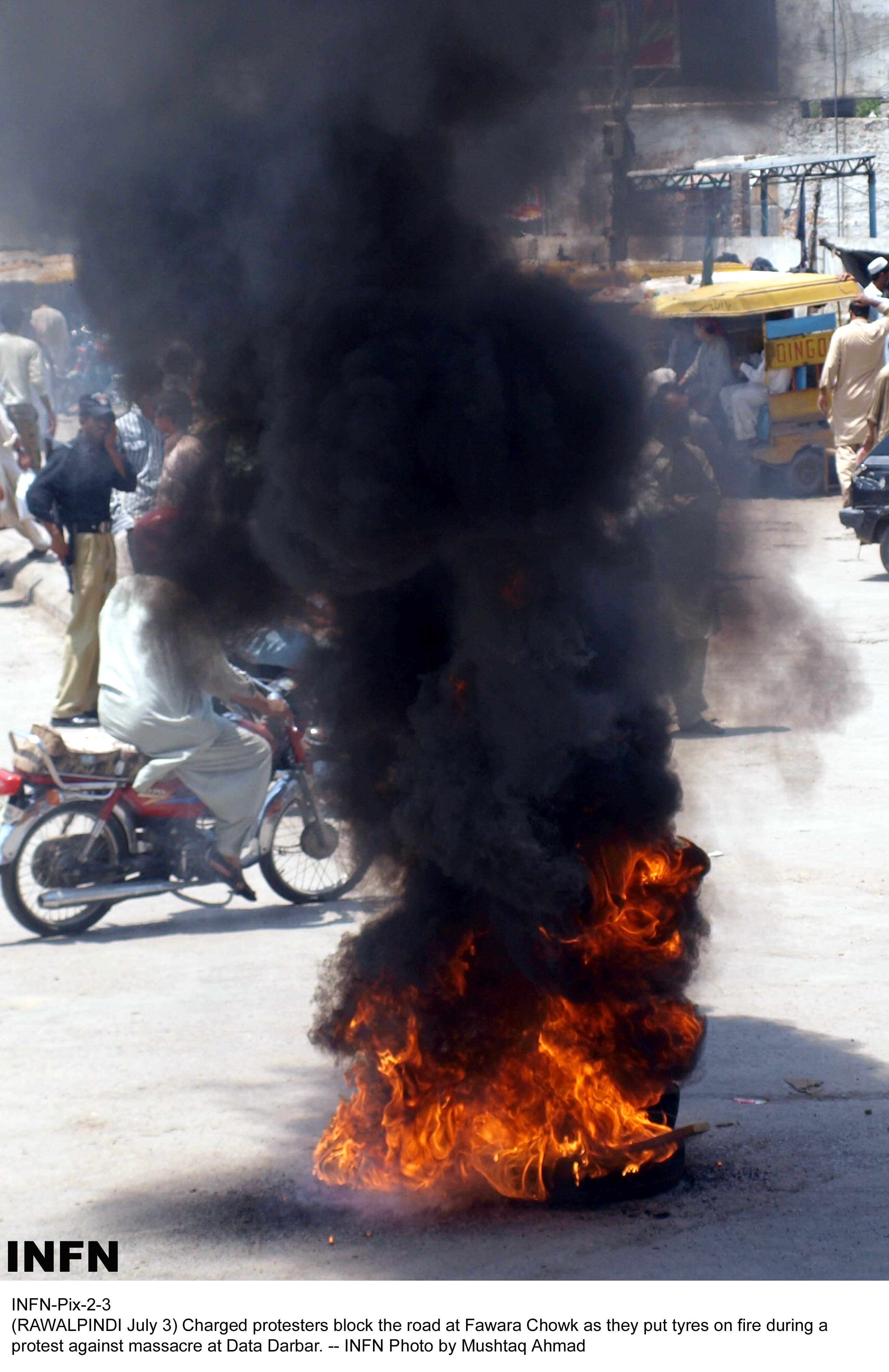 Demonstration to condemn Data Darbar massacre paralyzes Rawalpindi